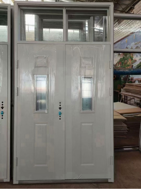 海西学校教室门